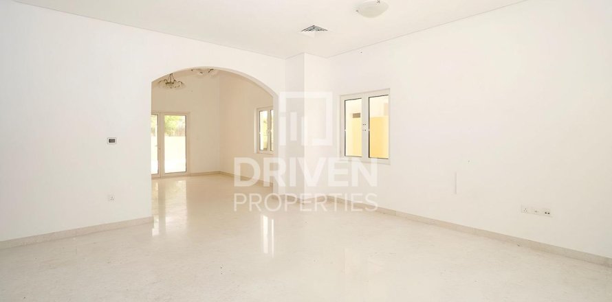 Вилла в Hacienda, The Villa, Дубай, 5 спален, 334м², № 20275