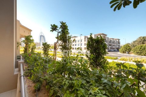 Снять в аренду квартиру в Madinat Jumeirah Living, Умм-Сукейм, Дубай: 2 спальни, 134м², № 20265 - фото 2