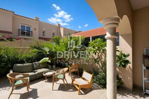 Villa in Bella Casa, Serena, Dubai 2 bedrooms, 133.87 sq.m. № 134384 - photo 4