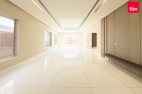 Снять в аренду виллу в Умм-Сукейме, Дубай: 8 спален, 743.2м², № 90222 - фото 11