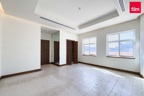 Снять в аренду виллу в Умм-Сукейме, Дубай: 8 спален, 743.2м², № 90222 - фото 7