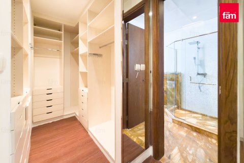 Снять в аренду виллу в Умм-Сукейме, Дубай: 8 спален, 743.2м², № 90222 - фото 17