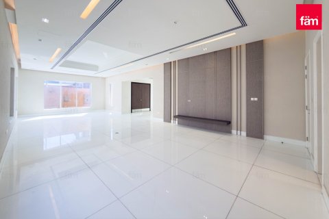 Снять в аренду виллу в Умм-Сукейме, Дубай: 8 спален, 743.2м², № 90222 - фото 10