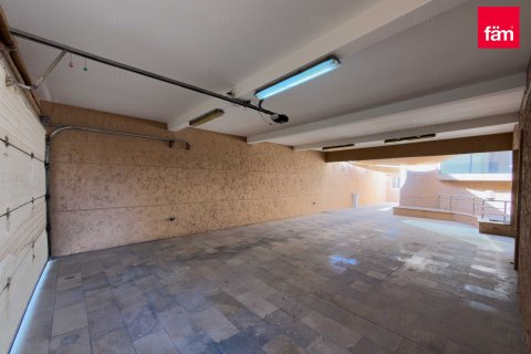 Снять в аренду виллу в Умм-Сукейме, Дубай: 8 спален, 743.2м², № 90222 - фото 27