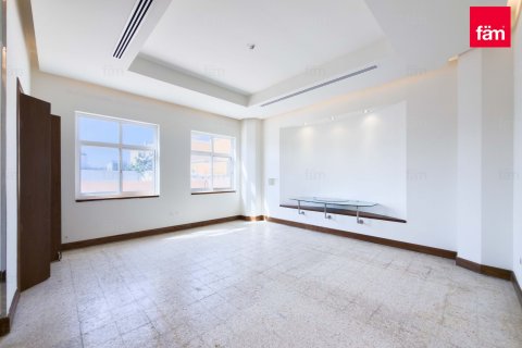 Снять в аренду виллу в Умм-Сукейме, Дубай: 8 спален, 743.2м², № 90222 - фото 6