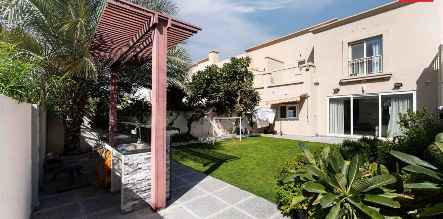 Villa en Dubai, 3 dormitorios, 254.9 m², № 90250