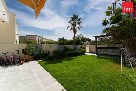 Villa en Dubai, 3 dormitorios, 254.9 m², № 90250 - foto 2
