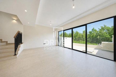 Adosado en Damac Lagoons, Dubai, 4 dormitorios, 144 m², № 143178 - foto 3