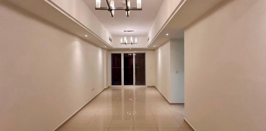 Квартира в Дубае, 2 спальни, 216.7м², № 135142