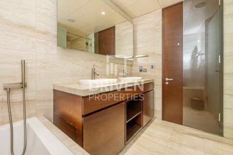 Apartment in Downtown Dubai (Downtown Burj Dubai), Dubai 2 bedrooms, 152.36 sq.m. № 136033 - photo 7