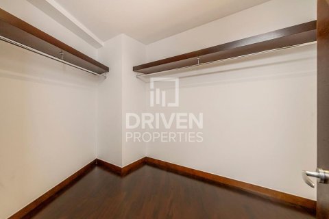 Apartment in Downtown Dubai (Downtown Burj Dubai), Dubai 2 bedrooms, 152.36 sq.m. № 136033 - photo 11
