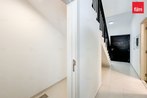 Villa in Dubai 3 bedrooms, 175 sq.m. № 139332 - photo 4