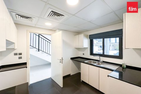 Villa in Dubai 3 bedrooms, 175 sq.m. № 139332 - photo 9