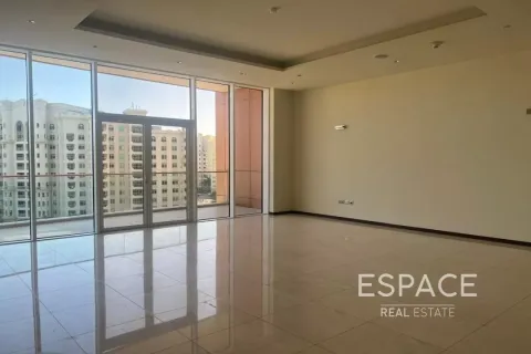 Apartment in Palm Jumeirah, Dubai 3 bedrooms, 213 sq.m. № 62341 - photo 1