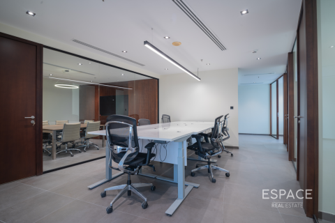 Office in Jumeirah Lake Towers, Dubai 158 sq.m. № 62319 - photo 4