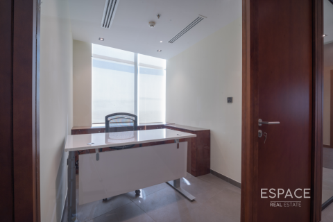 Office in Jumeirah Lake Towers, Dubai 158 sq.m. № 62319 - photo 18