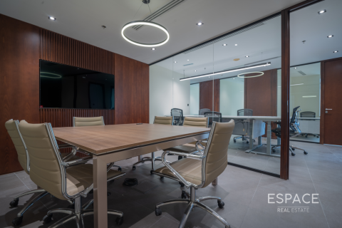Office in Jumeirah Lake Towers, Dubai 158 sq.m. № 62319 - photo 2