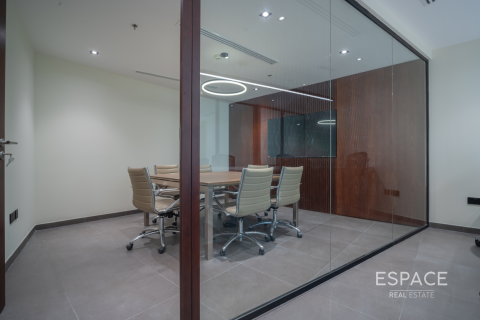 Office in Jumeirah Lake Towers, Dubai 158 sq.m. № 62319 - photo 12