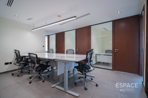 Office in Jumeirah Lake Towers, Dubai 158 sq.m. № 62319 - photo 5
