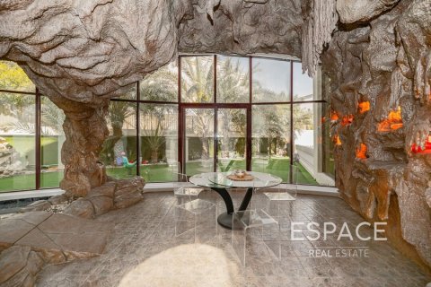Villa in Emirates Hills, Dubai 8 bedrooms, 1486 sq.m. № 62342 - photo 5
