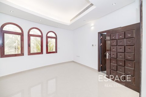 Villa in Emirates Hills, Dubai 8 bedrooms, 1486 sq.m. № 62342 - photo 14