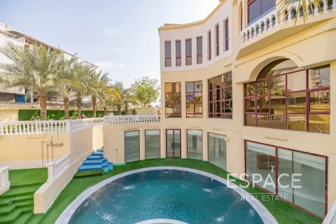 Villa in Emirates Hills, Dubai 8 bedrooms, 1486 sq.m. № 62342