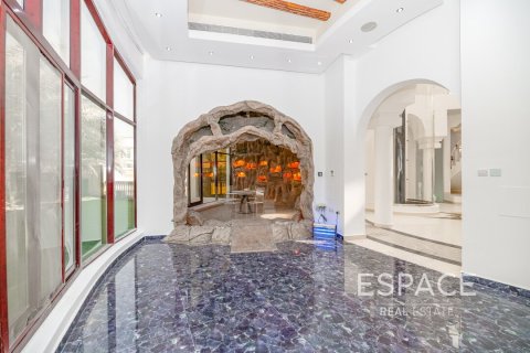 Villa in Emirates Hills, Dubai 8 bedrooms, 1486 sq.m. № 62342 - photo 4