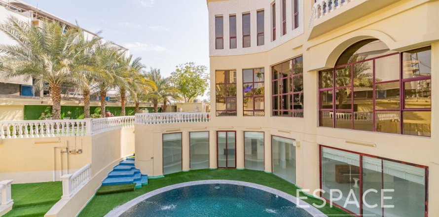 Villa in Emirates Hills, Dubai 8 bedrooms, 1486 sq.m. № 62342