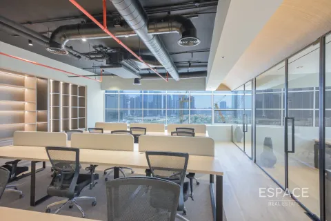 Office in Jumeirah Lake Towers, Dubai 157 sq.m. № 62318 - photo 6