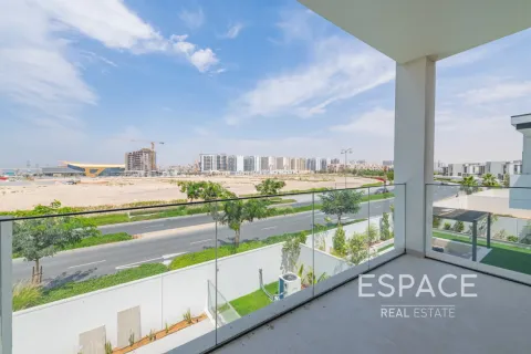 Villa in Murooj Al Furjan, Al Furjan, Dubai 4 bedrooms, 331 sq.m. № 122642 - photo 16