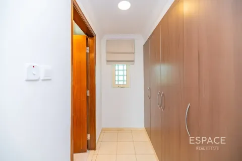 Villa à Jumeirah Islands, Dubai, 4 chambres, 509 m², № 122636 - photo 9