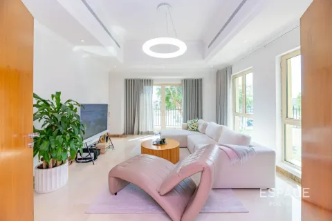Villa à Jumeirah Islands, Dubai, 4 chambres, 509 m², № 122636 - photo 3