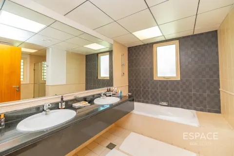 Villa à Jumeirah Islands, Dubai, 4 chambres, 509 m², № 122636 - photo 10