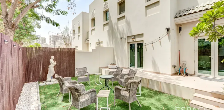 Villa à Quortaj, Al Furjan, Dubai, 3 chambres, 283 m², № 122637