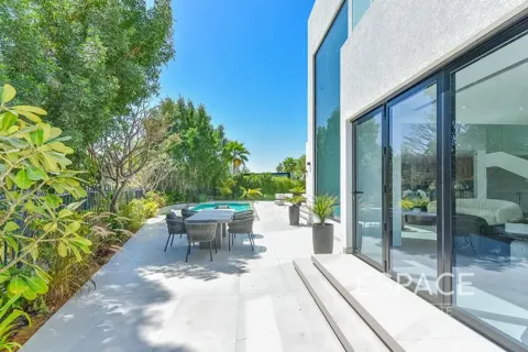 Villa in Jumeirah Islands, Dubai 5 bedrooms, 557 sq.m. № 122641 - photo 18