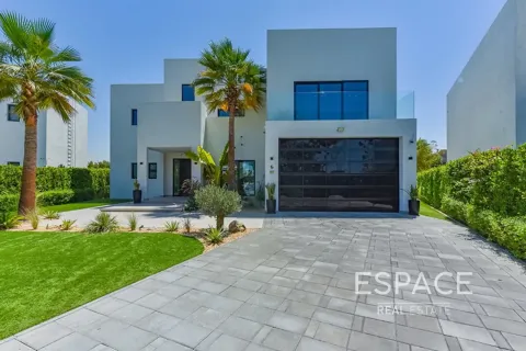Villa in Jumeirah Islands, Dubai 5 bedrooms, 557 sq.m. № 122641 - photo 20