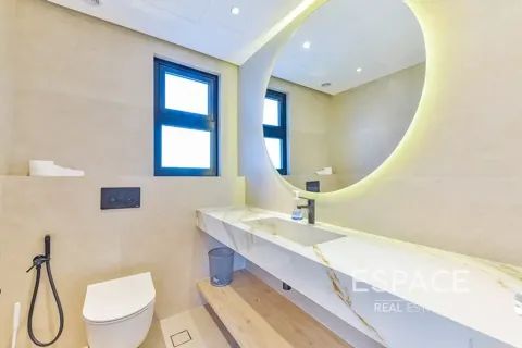 Villa in Jumeirah Islands, Dubai 5 bedrooms, 557 sq.m. № 122641 - photo 10