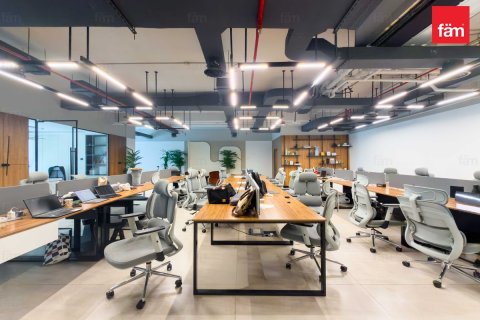 Oficina en Business Bay, Dubai, 199.3 m², № 112404 - foto 15