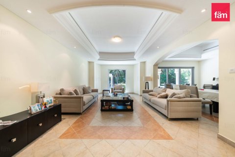 Villa à Dubai, 5 chambres, 881.9 m², № 112405 - photo 3