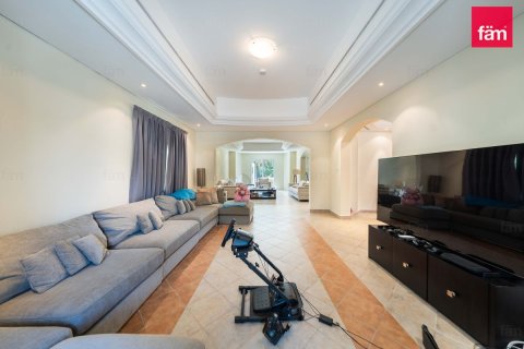 Villa à Dubai, 5 chambres, 881.9 m², № 112405 - photo 5