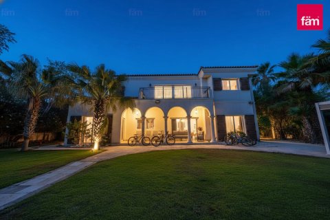 Villa à Dubai, 5 chambres, 881.9 m², № 112405 - photo 20