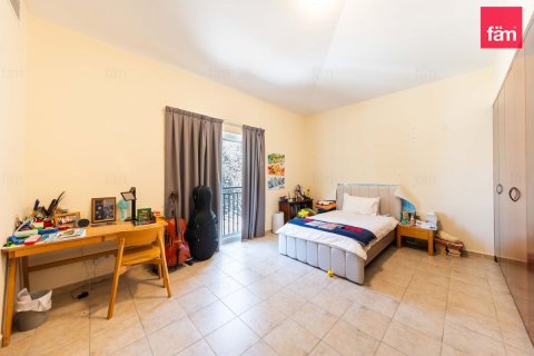 Villa à Dubai, 5 chambres, 881.9 m², № 112405 - photo 13