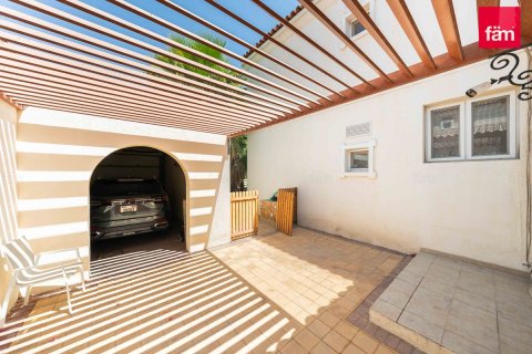 Villa à Dubai, 5 chambres, 881.9 m², № 112405 - photo 16