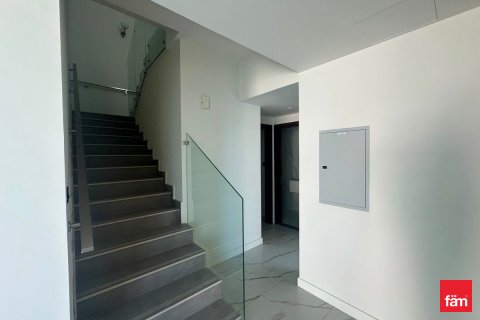 Villa in Dubai 4 bedrooms, 287.9 sq.m. № 111925 - photo 11
