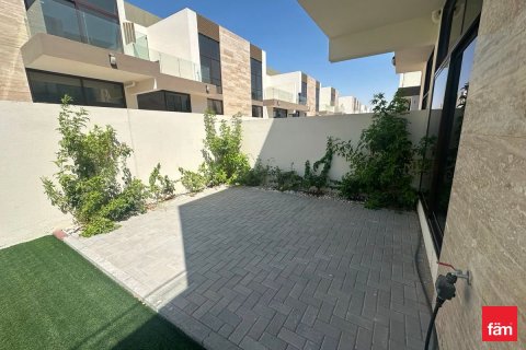 Villa in Dubai 4 bedrooms, 287.9 sq.m. № 111925 - photo 4