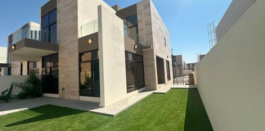 Villa in Dubai 4 bedrooms, 287.9 sq.m. № 111925