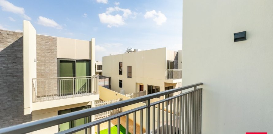 Townhouse in Dubai 3 bedrooms, 174.8 sq.m. № 139119