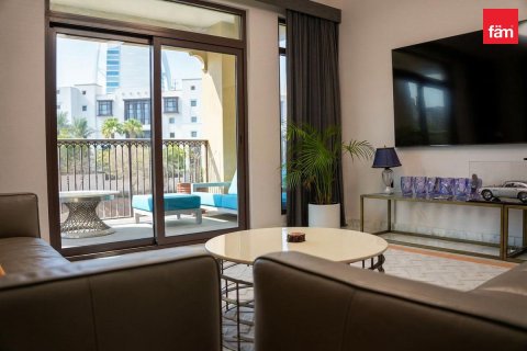 Appartement à Umm Suqeim, Dubai, 3 chambres, 171.3 m², № 141546 - photo 2
