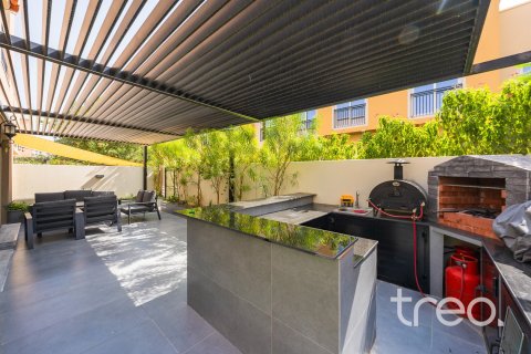 Villa à Dubai, 4 chambres, 207.45 m², № 119508 - photo 2