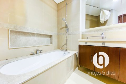 Apartamento en Downtown Dubai (Downtown Burj Dubai), Dubai, 2 dormitorios, 135 m², № 104636 - foto 2
